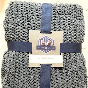 Scott Living Decorative throw NWT